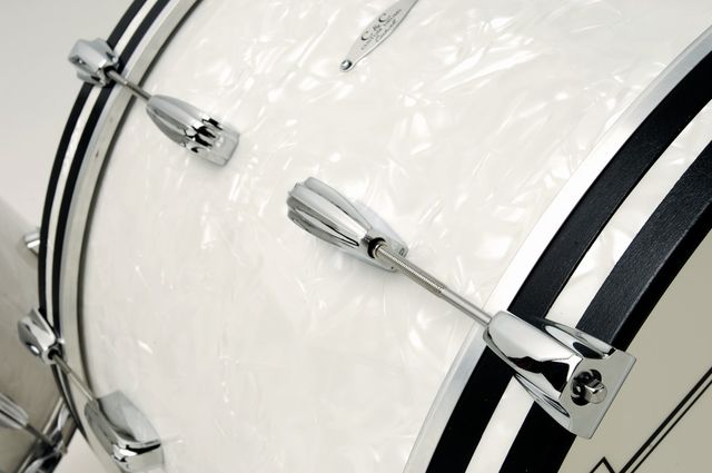 blank Deep bass drums might be good for hard rockers, but everyone else should really explore the benefits of this shallower 14"